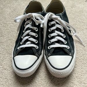 Converse Chuck Taylor Black Low-Top Canvas Sneaker Women’s 7